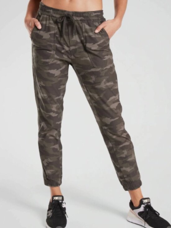 Athleta Pants - ATHLETA Camo Farallon Jogger Olive Green Size 12